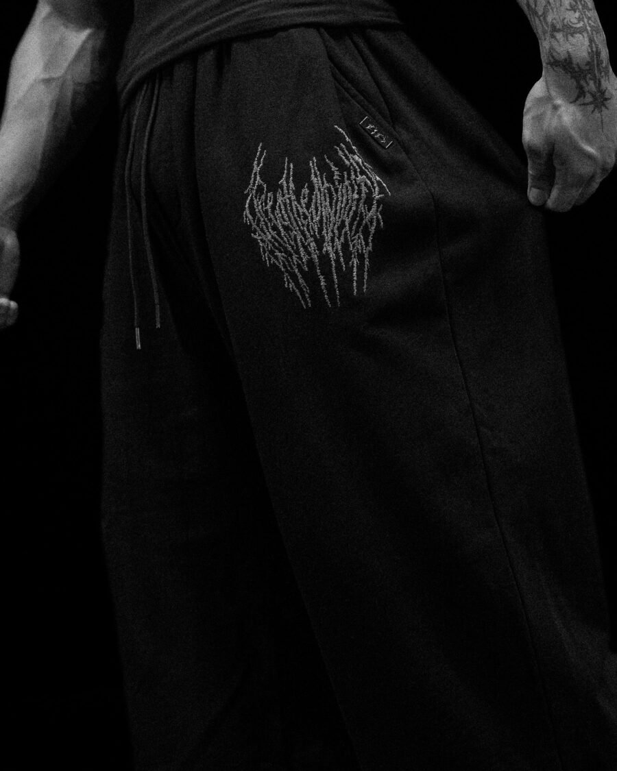 Essential Embroidered Uncuffed Sweatpants [Darkness Agosto] | BREATHEDIVINITY