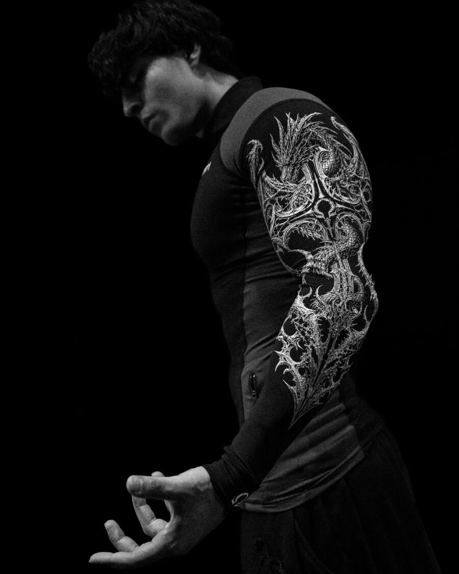 Void Tech™ Blood Wyvern Full-Zip Longsleeve Compression [Void Black Agosto] | BREATHEDIVINITY