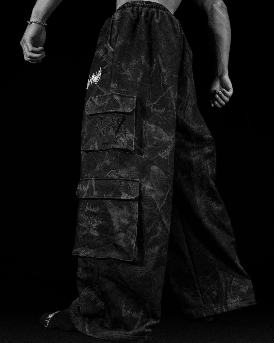 Pantalón cargo oversized BREATHEDIVINITY Nightshade Camo